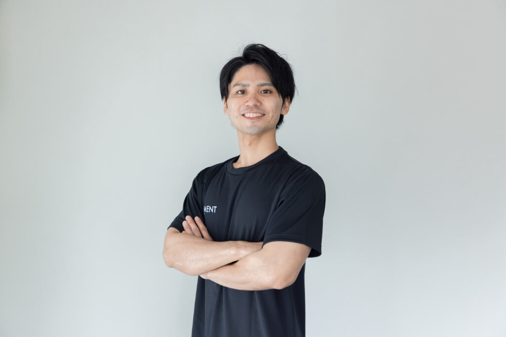 糸数トレーナー