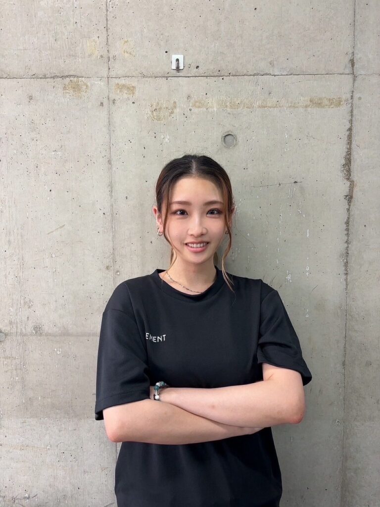 初見　ひなインストラクター